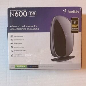 Belkin N600 DB Dual-Band Router - Black and Gray